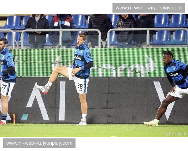 罗马的红与黑,萨索洛的绿与白:一场绿茵场上的意志对决